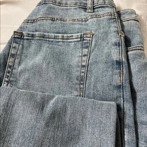 Light denim jeans size 28